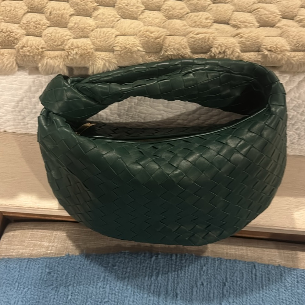 BOTTEGA VENETA Teen Jodie raintree green. Used once. Comes with receipt - Picture 3 of 11
